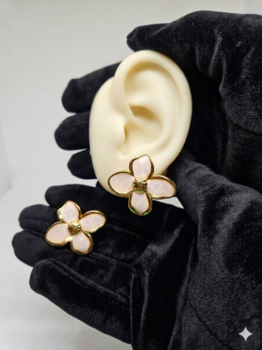Flowee Floral Stud Earrings Creamy White